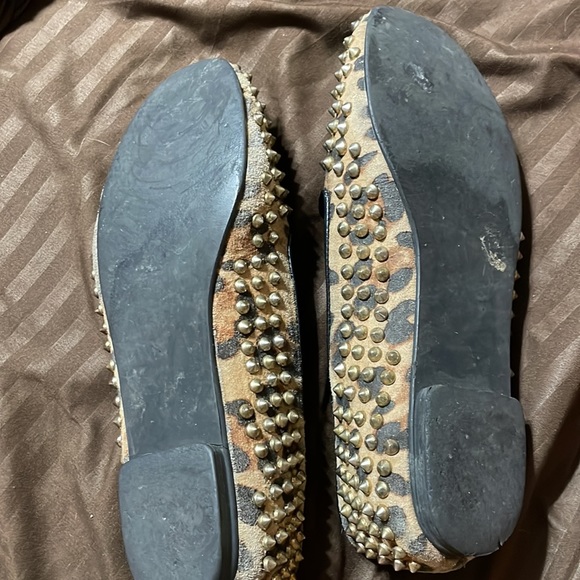Steve Madden Gold, black, and leopard print flats - Picture 2 of 2